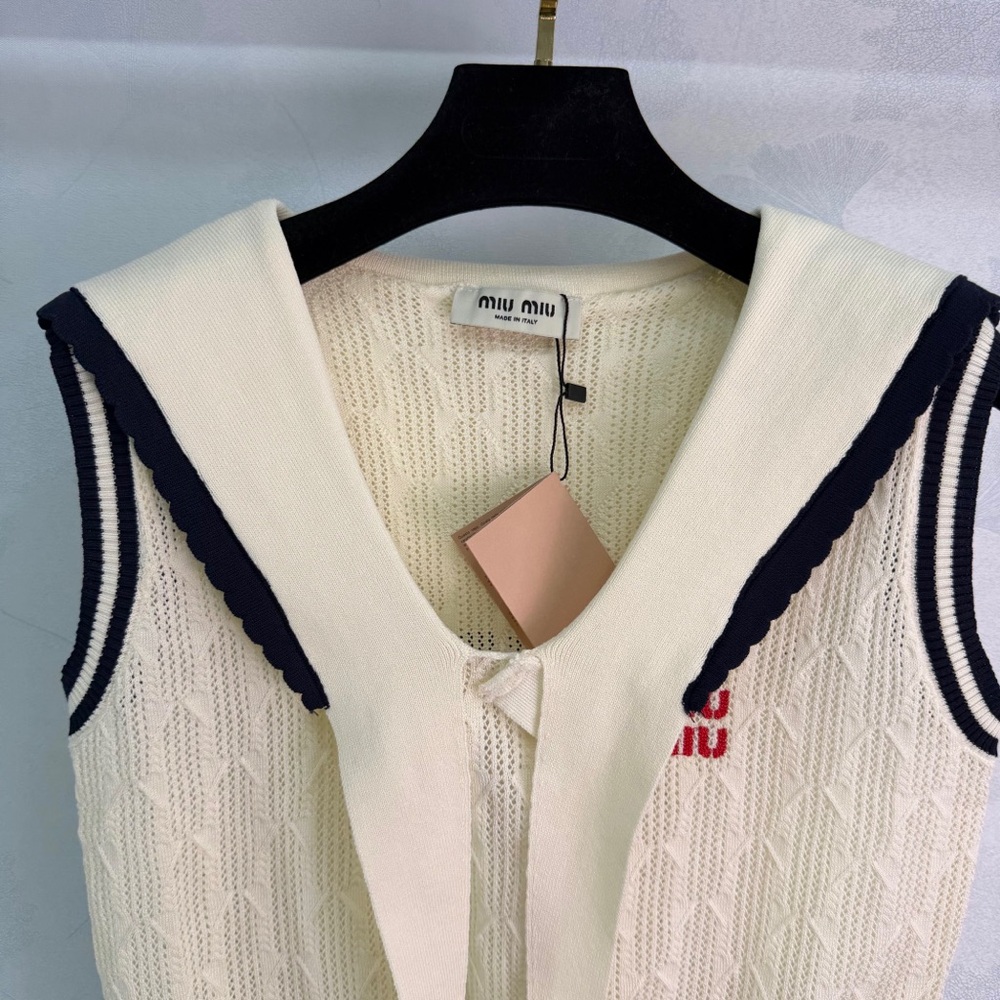 Miu Miu Cream Knit Sailor-Style Tank with Navy Trim and Red Logo - Picture 2 of 9